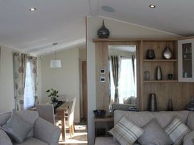 Devon Cliffs Holiday Park - Holiday Accommodation 3887 - Devon - 1188838 - thumbnail photo 4