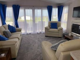 Primrose Valley Holiday Park - Holiday Accommodation 3965 - North Yorkshire (incl. Whitby) - 1188842 - thumbnail photo 4