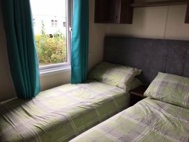 Primrose Valley Holiday Park - Holiday Accommodation 3965 - North Yorkshire (incl. Whitby) - 1188842 - thumbnail photo 8