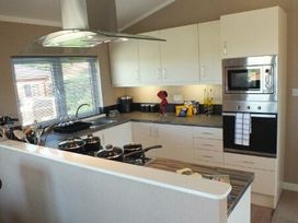 White Acres Holiday Park - Holiday Accommodation 399 - Cornwall - 1188845 - thumbnail photo 4