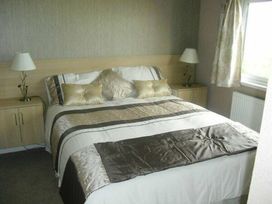 White Acres Holiday Park - Holiday Accommodation 399 - Cornwall - 1188845 - thumbnail photo 6