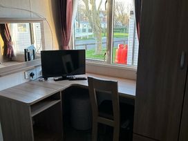 Primrose Valley Holiday Park - Holiday Accommodation 4062 - North Yorkshire (incl. Whitby) - 1188847 - thumbnail photo 10
