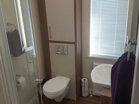 Devon Cliffs Holiday Park - Holiday Accommodation 4101 - Devon - 1188850 - thumbnail photo 8