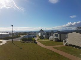 Devon Cliffs Holiday Park - Holiday Accommodation 4101 - Devon - 1188850 - thumbnail photo 10