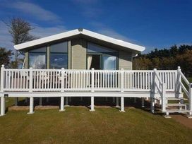 Devon Cliffs Holiday Park - Holiday Accommodation 4101 - Devon - 1188850 - thumbnail photo 12