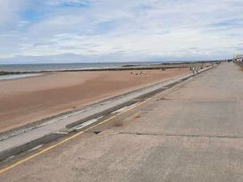 Lido Beach Holiday Park - Holiday Accommodation 4111 - North Wales - 1188853 - thumbnail photo 10