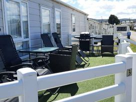 Lido Beach Holiday Park - Holiday Accommodation 4111 - North Wales - 1188853 - thumbnail photo 12