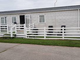 Lido Beach Holiday Park - Holiday Accommodation 4111 - North Wales - 1188853 - thumbnail photo 15