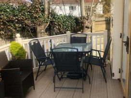 Trecco Bay - Holiday Accommodation 4162 - Somerset & Wiltshire - 1188855 - thumbnail photo 2