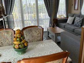 Trecco Bay - Holiday Accommodation 4162 - Somerset & Wiltshire - 1188855 - thumbnail photo 14