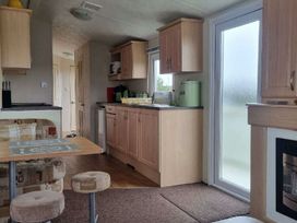 Golden Palm Resort - Holiday Accommodation 4314 - Lincolnshire - 1188863 - thumbnail photo 4