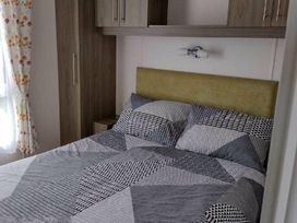 Kiln Cliffs Caravan Park - Holiday Accommodation 432 - Norfolk - 1188864 - thumbnail photo 5
