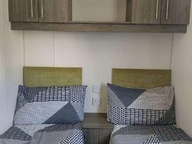 Kiln Cliffs Caravan Park - Holiday Accommodation 432 - Norfolk - 1188864 - thumbnail photo 6