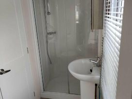 Kiln Cliffs Caravan Park - Holiday Accommodation 432 - Norfolk - 1188864 - thumbnail photo 7
