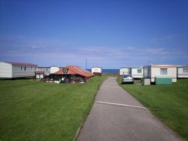 Kiln Cliffs Caravan Park - Holiday Accommodation 432 - Norfolk - 1188864 - thumbnail photo 8