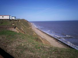 Kiln Cliffs Caravan Park - Holiday Accommodation 432 - Norfolk - 1188864 - thumbnail photo 13