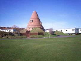 Kiln Cliffs Caravan Park - Holiday Accommodation 432 - Norfolk - 1188864 - thumbnail photo 14