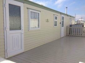 Kingfisher Caravan Park - Holiday Accommodation 439 - Lincolnshire - 1188867 - thumbnail photo 1