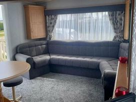 Kingfisher Caravan Park - Holiday Accommodation 439 - Lincolnshire - 1188867 - thumbnail photo 4