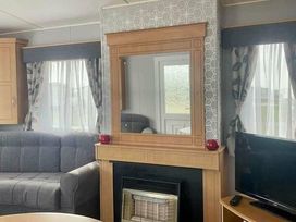 Kingfisher Caravan Park - Holiday Accommodation 439 - Lincolnshire - 1188867 - thumbnail photo 5