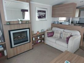 Reighton Sands Holiday Park - Holiday Accommodation 4398 - North Yorkshire (incl. Whitby) - 1188868 - thumbnail photo 9