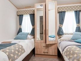 Flamingo Land Holiday Park - Holiday Accommodation 4409 - North Yorkshire (incl. Whitby) - 1188869 - thumbnail photo 4