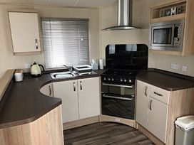 Unity Holiday Resort - Holiday Accommodation 4470 - Somerset & Wiltshire - 1188873 - thumbnail photo 11