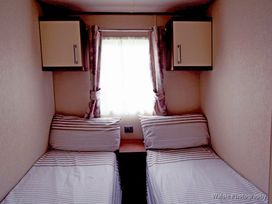 Flamingo Land Holiday Park - Holiday Accommodation 4490 - North Yorkshire (incl. Whitby) - 1188875 - thumbnail photo 6