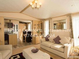 Golden Gate Holiday Centre - Holiday Accommodation 451 - North Wales - 1188878 - thumbnail photo 4