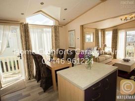 Golden Gate Holiday Centre - Holiday Accommodation 451 - North Wales - 1188878 - thumbnail photo 5