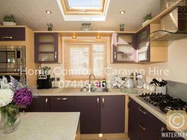 Golden Gate Holiday Centre - Holiday Accommodation 451 - North Wales - 1188878 - thumbnail photo 6
