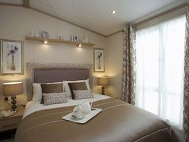 Golden Gate Holiday Centre - Holiday Accommodation 451 - North Wales - 1188878 - thumbnail photo 8