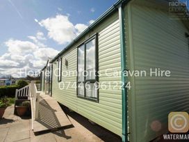 Golden Gate Holiday Centre - Holiday Accommodation 451 - North Wales - 1188878 - thumbnail photo 12