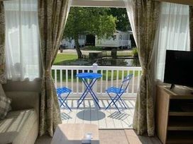 Hopton Holiday Village - Holiday Accommodation 453 - Suffolk & Essex - 1188880 - thumbnail photo 3