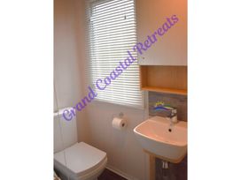 Devon Cliffs Holiday Park - Holiday Accommodation 4554 - Devon - 1188881 - thumbnail photo 11