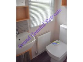Devon Cliffs Holiday Park - Holiday Accommodation 4554 - Devon - 1188881 - thumbnail photo 13