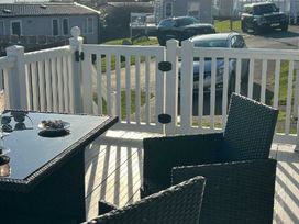 Devon Cliffs Holiday Park - Holiday Accommodation 4554 - Devon - 1188881 - thumbnail photo 15
