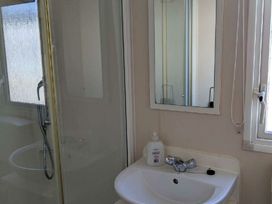 Coopers Beach Holiday Park - Holiday Accommodation 4567 - Suffolk & Essex - 1188883 - thumbnail photo 8