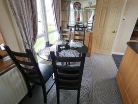 Presthaven Beach Resort - Holiday Accommodation 4775 - North Wales - 1188895 - thumbnail photo 13