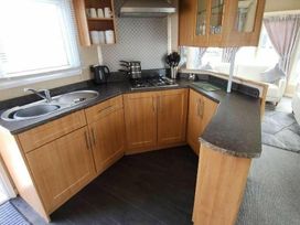 Presthaven Beach Resort - Holiday Accommodation 4775 - North Wales - 1188895 - thumbnail photo 14