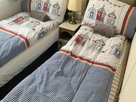 Marine Holiday Park - Holiday Accommodation 4829 - North Wales - 1188898 - thumbnail photo 6