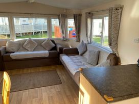 Trecco Bay - Holiday Accommodation 4945 - Somerset & Wiltshire - 1188906 - thumbnail photo 3