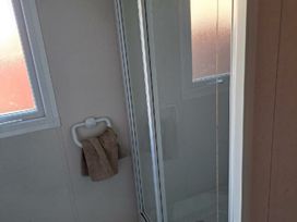 Trecco Bay - Holiday Accommodation 4945 - Somerset & Wiltshire - 1188906 - thumbnail photo 11