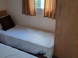 Trecco Bay - Holiday Accommodation 4945 - Somerset & Wiltshire - 1188906 - thumbnail photo 10