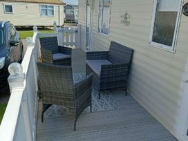 Happy Days Caravan Park - Holiday Accommodation 4991 - North Wales - 1188908 - thumbnail photo 2