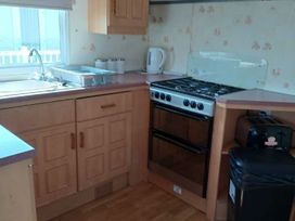 Happy Days Caravan Park - Holiday Accommodation 4991 - North Wales - 1188908 - thumbnail photo 7