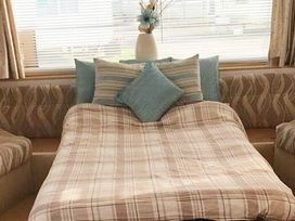 Happy Days Caravan Park - Holiday Accommodation 4991 - North Wales - 1188908 - thumbnail photo 8