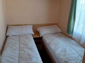 Happy Days Caravan Park - Holiday Accommodation 4991 - North Wales - 1188908 - thumbnail photo 11