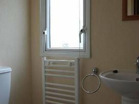 Coastfield Holiday Village - Holiday Accommodation 5008 - Lincolnshire - 1188910 - thumbnail photo 10