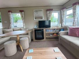 White Acres Holiday Park - Holiday Accommodation 5009 - Cornwall - 1188911 - thumbnail photo 2